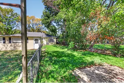 2415 W Collin Street, Corsicana, TX 75110 - Photo 27