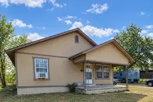 514 N Ellis St, Groesbeck, TX 76642 - Photo 1