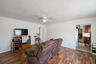 514 N Ellis St, Groesbeck, TX 76642 - Photo 3
