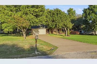 1903 W Spanish Oak Drive, Granbury, TX 76048 - Photo 3
