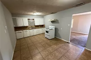 1018 Merchant St, Abilene, TX 79603 - Photo 3