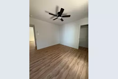 419 S Bond Avenue, Dallas, TX 75211 - Photo 11