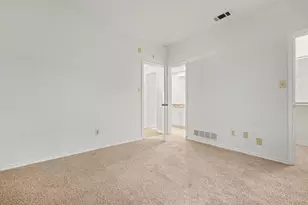 5825 Preston Valley Dr, Dallas, TX 75240 - Photo 23