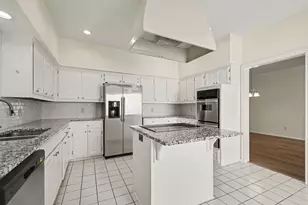 5825 Preston Valley Dr, Dallas, TX 75240 - Photo 15