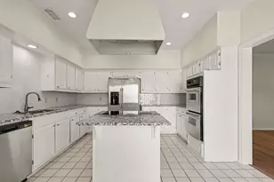 5825 Preston Valley Dr, Dallas, TX 75240 - Photo 17