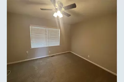 115 W Doyle Street, Granbury, TX 76048 - Photo 9