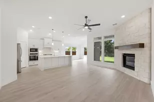937 Cardinal Dr, Midlothian, TX 76065 - Photo 11