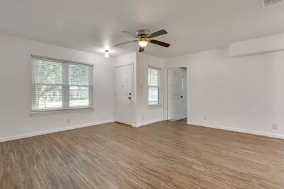 906 Euclid Street, Cleburne, TX 76033 - Photo 3