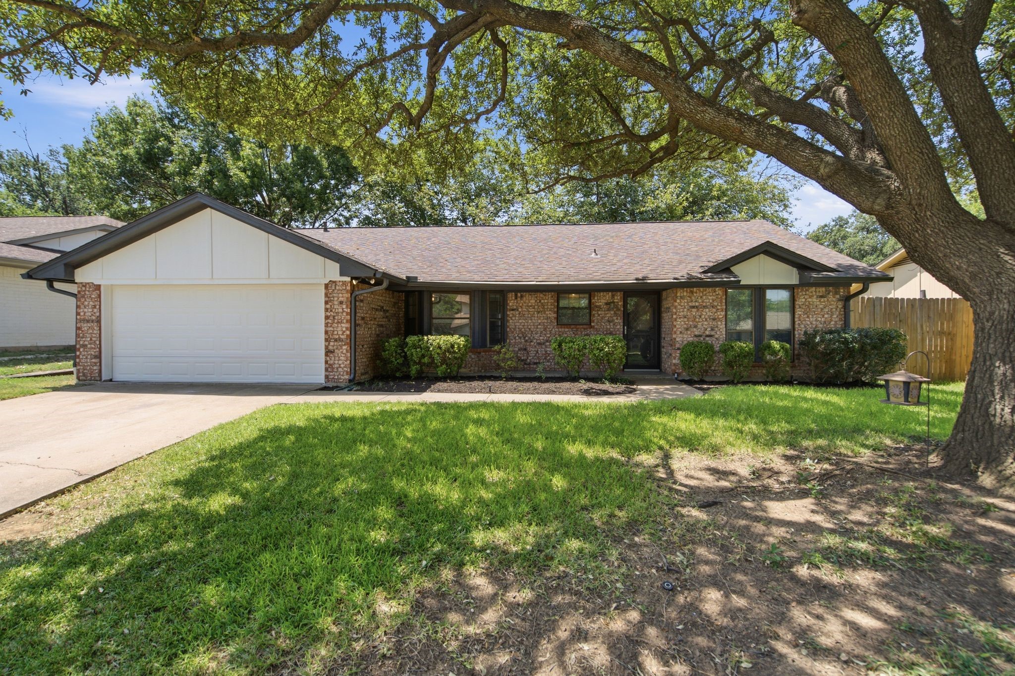 2223 Sierra Dr, Grapevine, TX 76051 - MLS 21415206 - Coldwell Banker