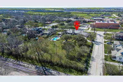 1202 S Lindsay Street, Gainesville, TX 76240 - Photo 11