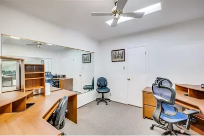 1202 S Lindsay Street, Gainesville, TX 76240 - Photo 27