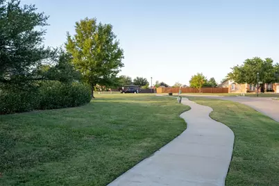 1217 Crest Ridge Drive, Glenn Heights, TX 75154 - Photo 37