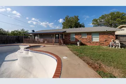 1610 W Plummer Street, Eastland, TX 76448 - Photo 27