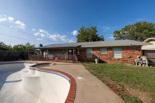 1610 W Plummer St, Eastland, TX 76448 - Photo 27