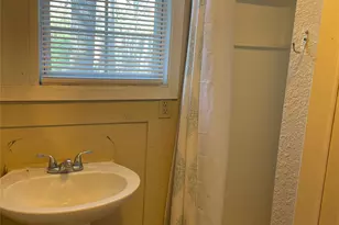 857 Vine St, Abilene, TX 79602 - Photo 7
