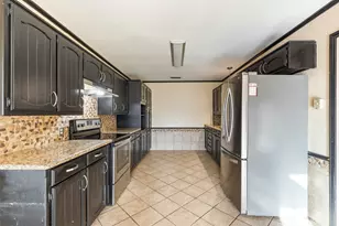 900 Stonelake Dr, Cleburne, TX 76033 - Photo 7