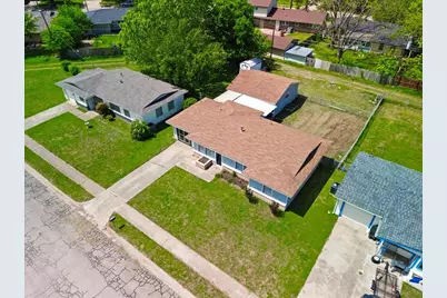 1308 Rose Avenue, Cleburne, TX 76033 - Photo 3