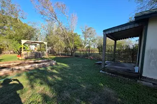 713 W Fannin, Mexia, TX 76667 - Photo 11