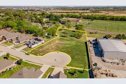 453 S 2nd Street, Krum, TX 76249 - Photo 5