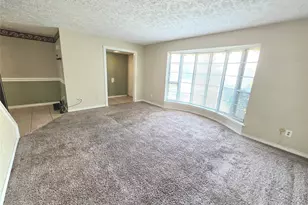 99 W Mountain Creek Dr, Grand Prairie, TX 75052 - Photo 7
