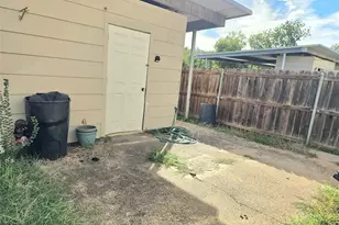 99 W Mountain Creek Dr, Grand Prairie, TX 75052 - Photo 27