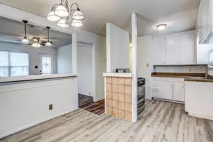 533 NW Lorna St, Burleson, TX 76028 - Photo 11