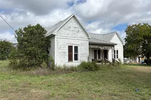 104 E N St, Hico, TX 76457 - Photo 3