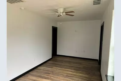 401 E Freeman Street, Ennis, TX 75119 - Photo 3