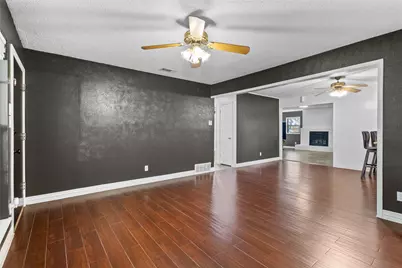 1826 Cunningham Street, Irving, TX 75062 - Photo 7
