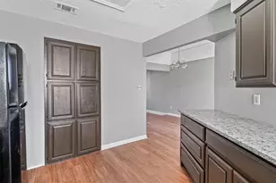 810 Custer St, Arlington, TX 76014 - Photo 11