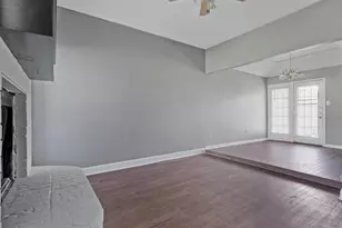 810 Custer St, Arlington, TX 76014 - Photo 5