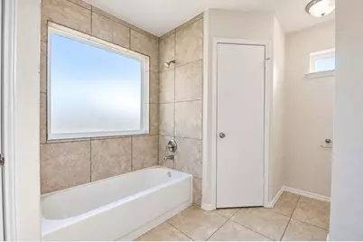 3018 Meadow Creek Court, Grand Prairie, TX 75052 - Photo 17