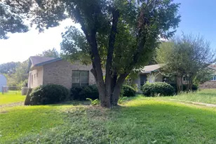 308 Valleyglen Dr, DeSoto, TX 75115 - Photo 1