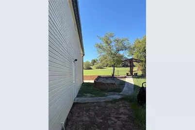 504 Balboa Drive E, Runaway Bay, TX 76426 - Photo 5