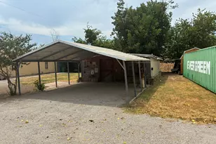 102 S Houston St, Millsap, TX 76066 - Photo 15