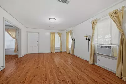 714 E 9th Street, Bonham, TX 75418 - Photo 3