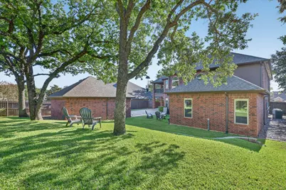 204 Castle Hill Drive, Burleson, TX 76028 - Photo 37