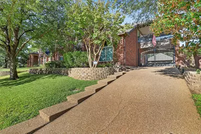 204 Castle Hill Drive, Burleson, TX 76028 - Photo 5