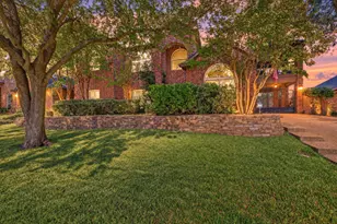 204 Castle Hill Dr, Burleson, TX 76028 - Photo 1