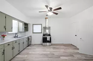 476 E Church St, Bluff Dale, TX 76433 - Photo 13