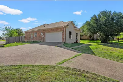 10100 Seville Court, Waco, TX 76708 - Photo 25