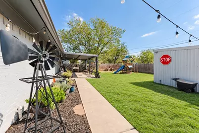 2106 SE 21st St, Mineral Wells, TX 76067 - Photo 23