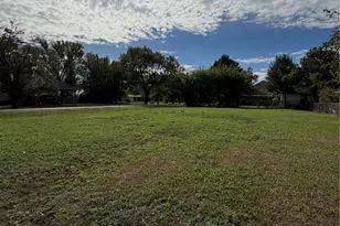 704 Poplar St, Honey Grove, TX 75446 - Photo 1