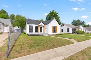 815 E Robert St, Fort Worth, TX 76104 - Photo 1