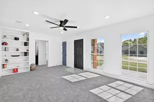 815 E Robert St, Fort Worth, TX 76104 - Photo 7