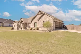 1610 N Mason St, Bowie, TX 76230 - Photo 17