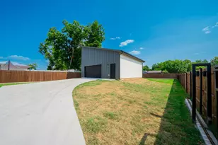 5900 Bertha Ln, Haltom City, TX 76117 - Photo 25