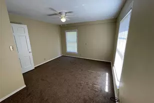 1033 N Lockhart St, Sherman, TX 75092 - Photo 9