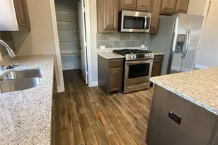 313 Richard St, Burleson, TX 76028 - Photo 3
