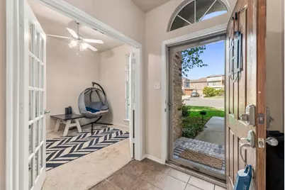 5767 Skinner Way, Grand Prairie, TX 75052 - Photo 3